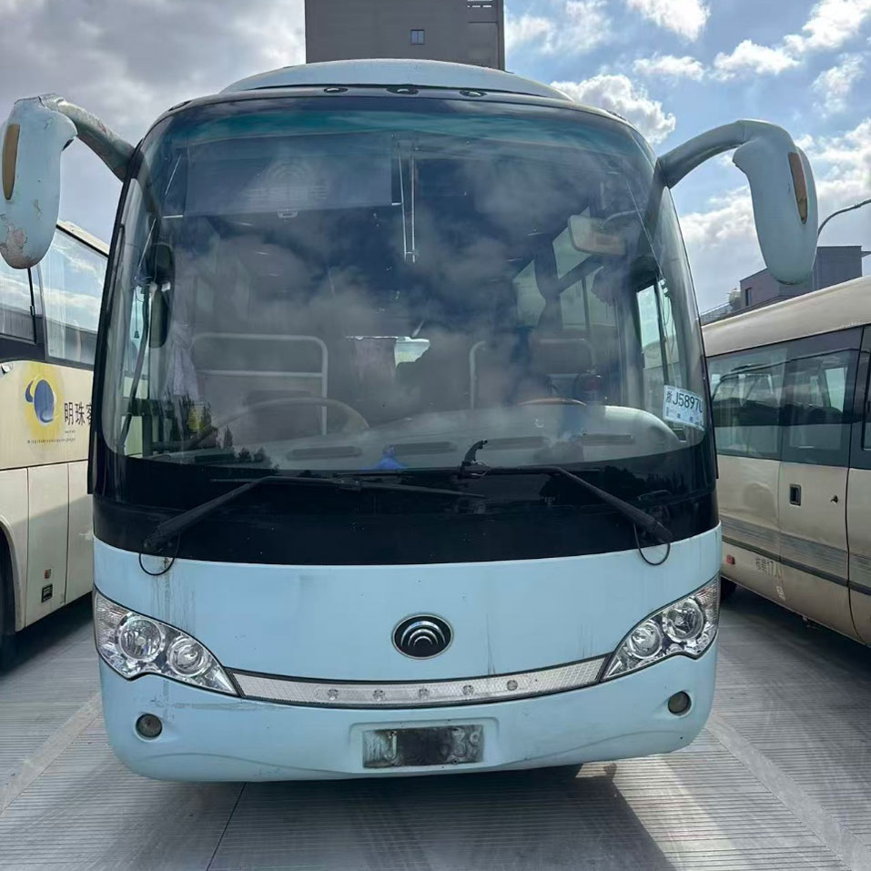 39 sièges ont utilisé l'autobus diesel