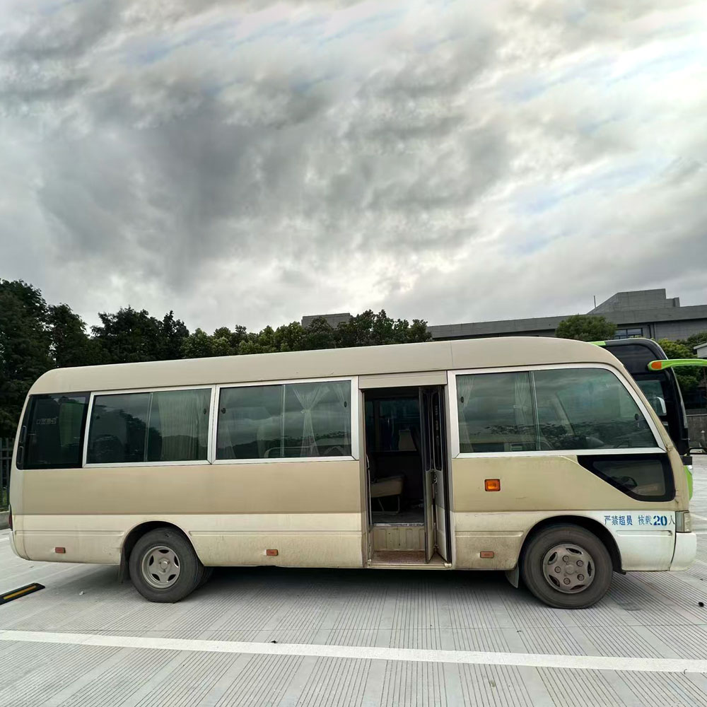 Autobus à essence Coaster d'occasion Toyota