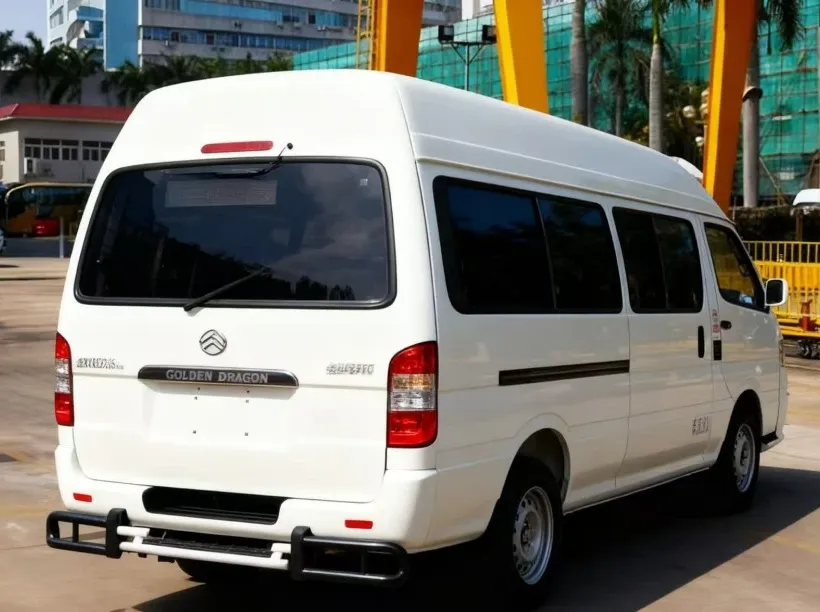 Autobus d'essence utilisé par 12 sièges