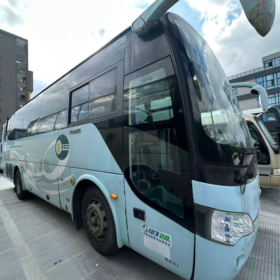 9m ont utilisé l'autobus diesel