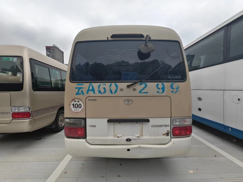 Autobus d'essence utilisé par 20 sièges