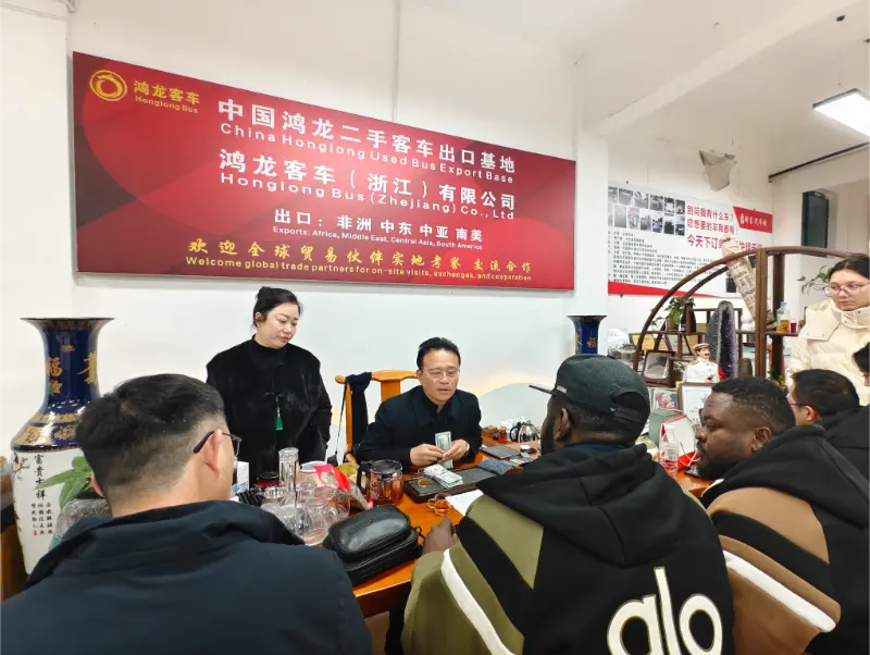 Un accord a été conclu après seulement une demi-journée de visites sur place ; un client congolais a voté pour les capacités professionnelles de China Honglong avec sa confiance.