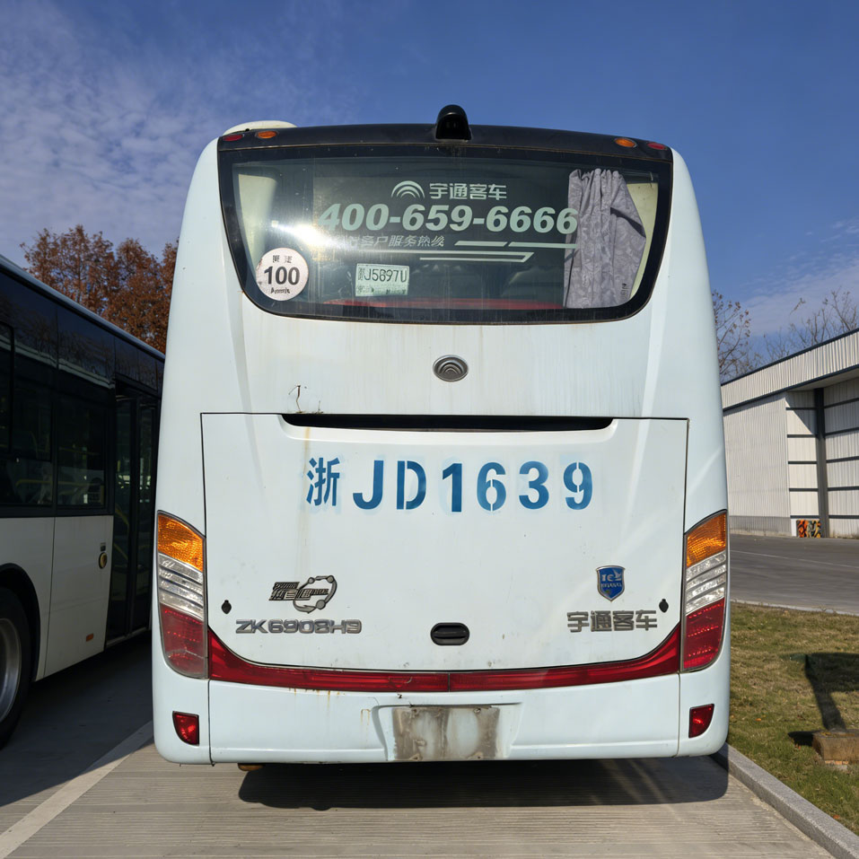 9m ont utilisé l'autobus diesel