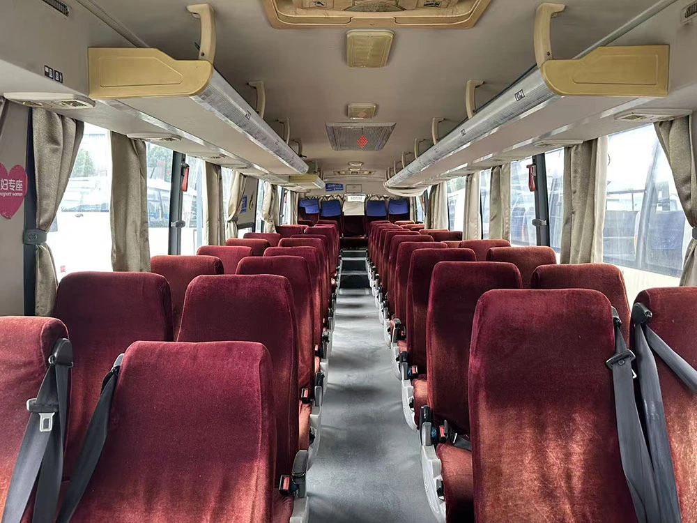 49 sièges ont utilisé l'autobus diesel