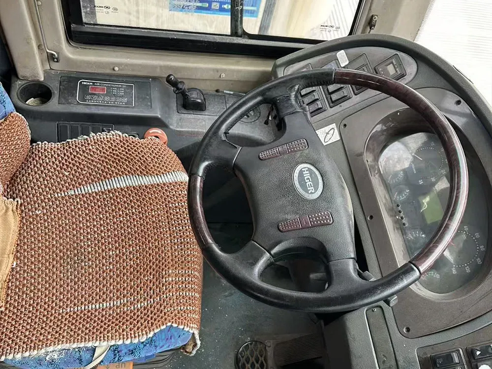 49 sièges ont utilisé l'autobus diesel