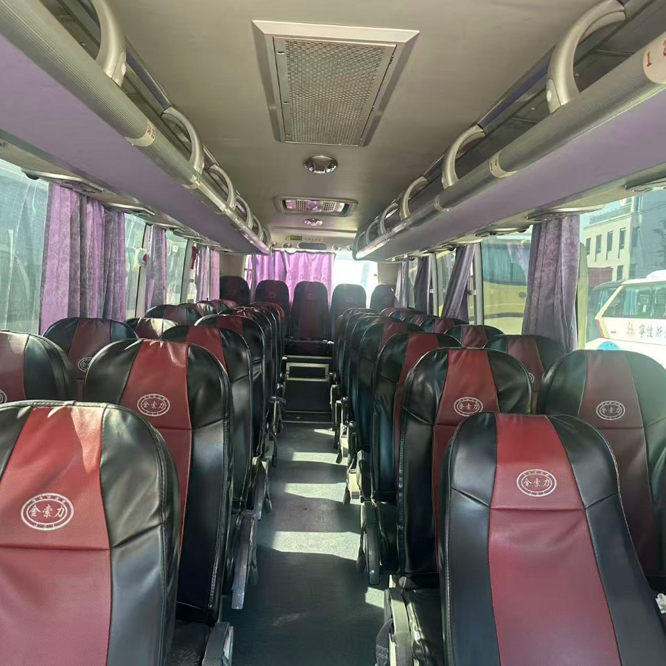 39 sièges ont utilisé l'autobus diesel