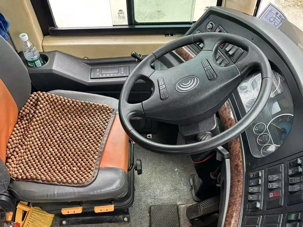 Autobus diesel utilisé par 70 sièges