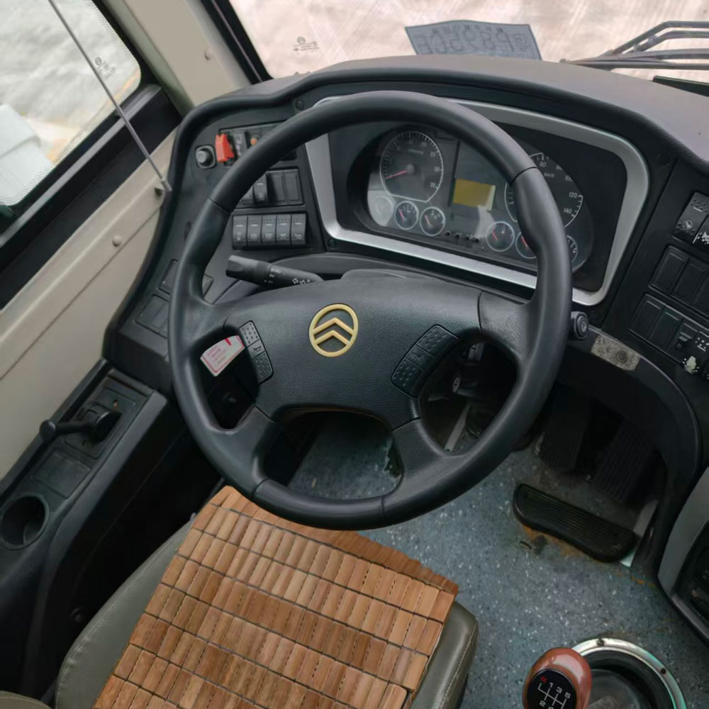 Bus diesel utilisé par sièges Golden Dragon 38
