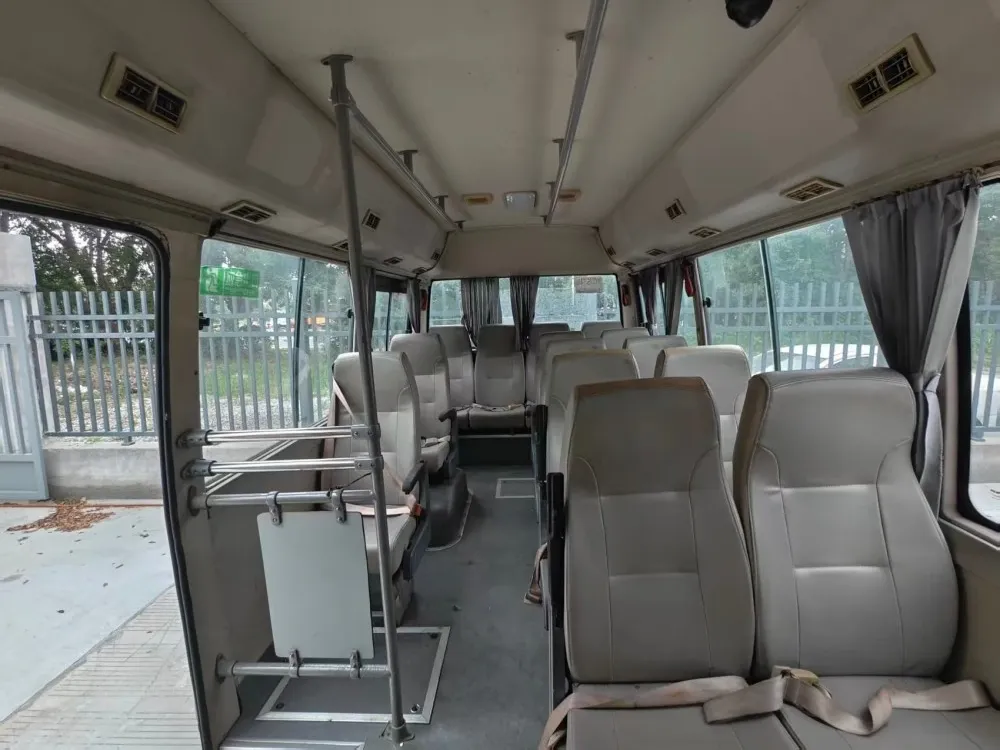 Bus diesel utilisé plus haut de 6 m