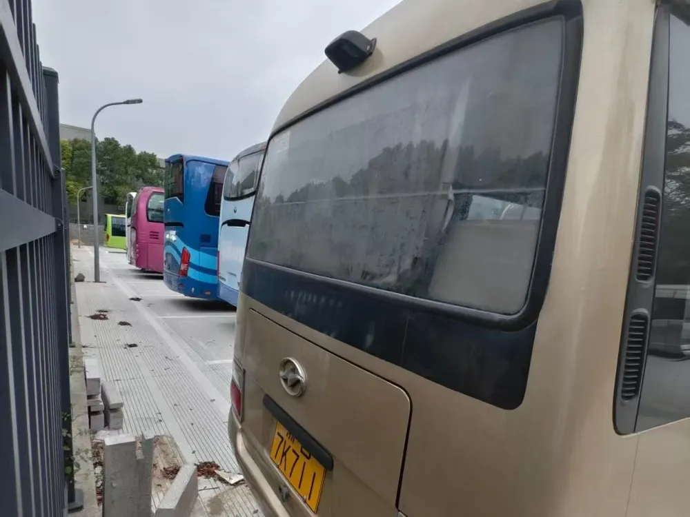 Bus diesel utilisé plus haut de 6 m