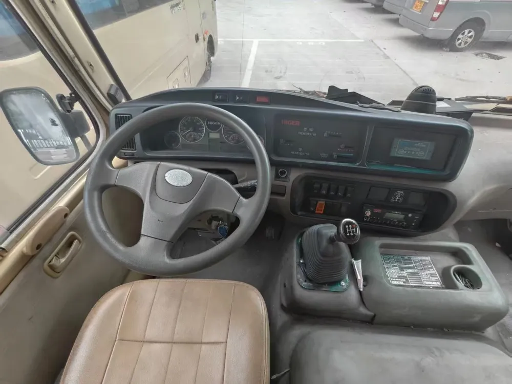 Bus diesel utilisé plus haut de 6 m