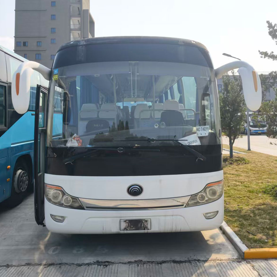 Bus utilisé diesel de sièges de Yutong 65 1